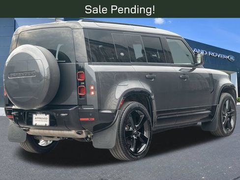 Certified 2024 Land Rover Defender 110 X-Dynamic SE AWD/4WD image 4