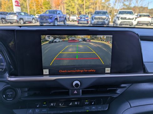 Used 2023 Toyota Crown XLE image 12