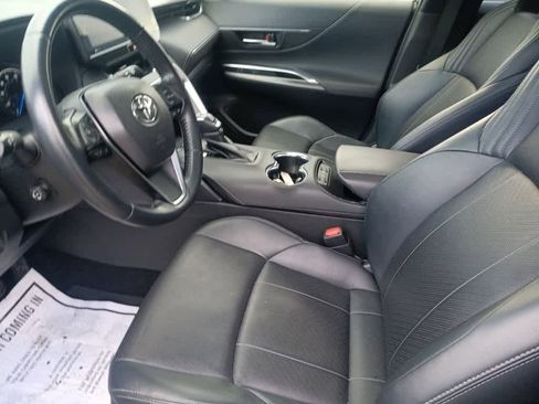 Used 2021 Toyota Venza Limited w/ Advanced Technology Package image 17