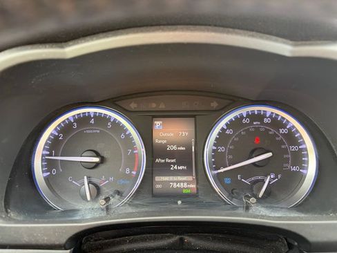 Used 2019 Toyota Highlander SE w/ Nightshade Edition image 9