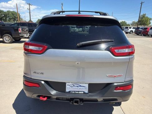 Used 2014 Jeep Cherokee Trailhawk w/ Comfort/Convenience Group AWD/4WD image 4