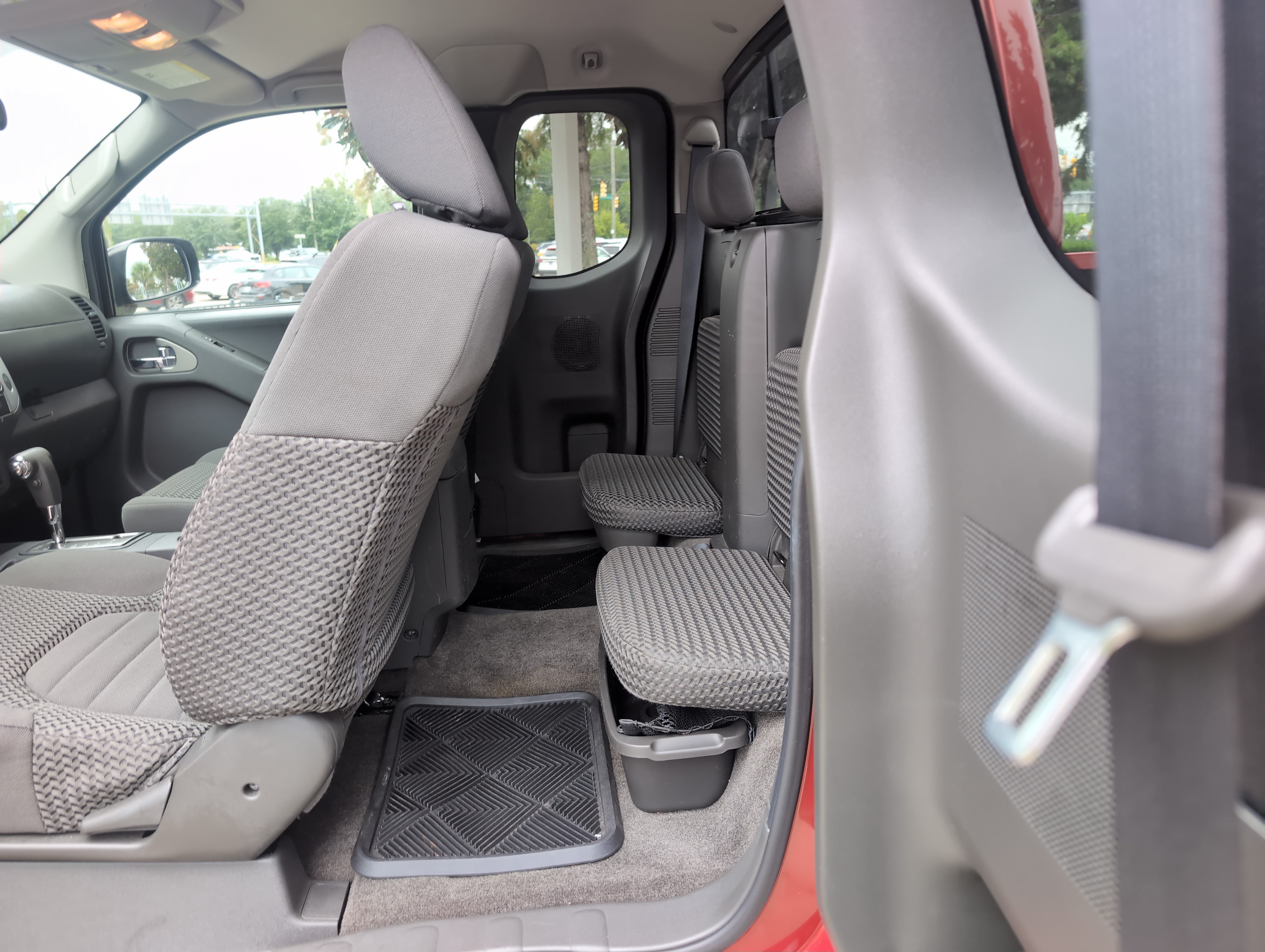 Used 2017 Nissan Frontier SV RWD image 28