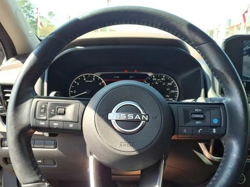 Used 2023 Nissan Rogue SL w/ SL Premium Package image 21