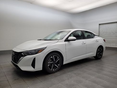 Used 2024 Nissan Sentra SV image 2