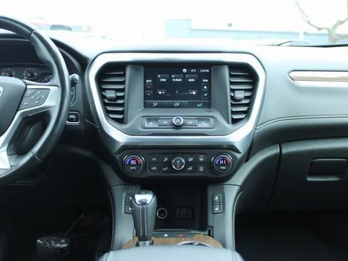 Used 2017 GMC Acadia SLE image 17