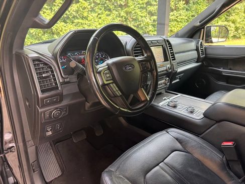 Used 2018 Ford Expedition Limited AWD/4WD image 12