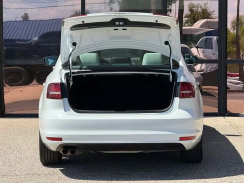 Used 2016 Volkswagen Jetta Sport FWD image 30