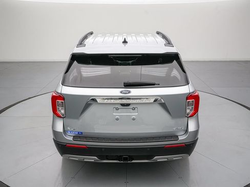 Certified 2023 Ford Explorer XLT w/ Equipment Group 202A AWD/4WD image 5