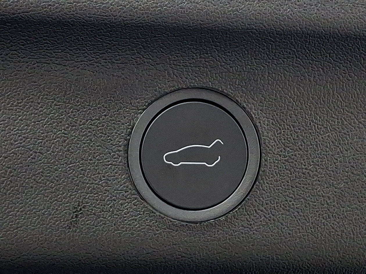 Used 2026 Tesla Model Y AWD image 30