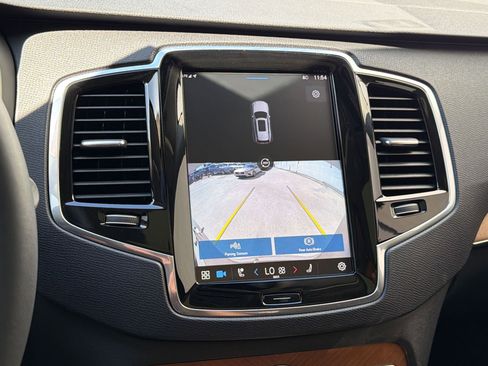 Used 2023 Volvo XC90 B6 Plus w/ Protection Package Premier image 24