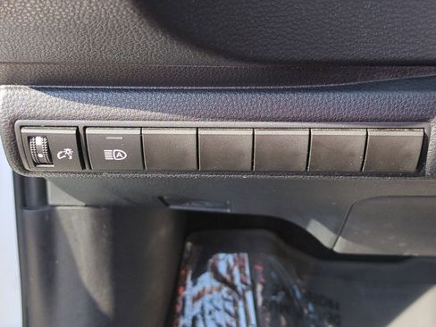 Used 2022 Toyota Corolla LE FWD image 18