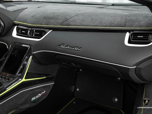 Used 2020 Lamborghini Sian Coupe image 68