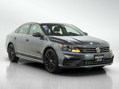 Used 2017 Volkswagen Passat 1.8T R-Line image 7
