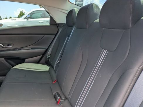 Used 2022 Hyundai Elantra SEL FWD image 14