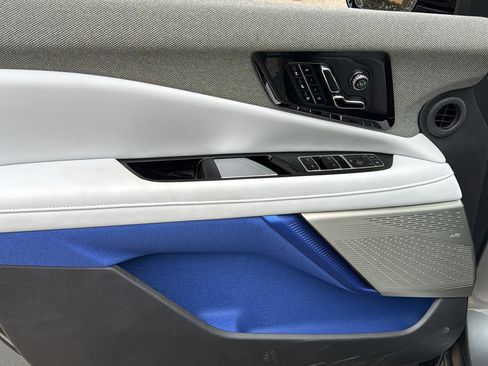 New 2026 Cadillac Optiq Luxury 2 image 10