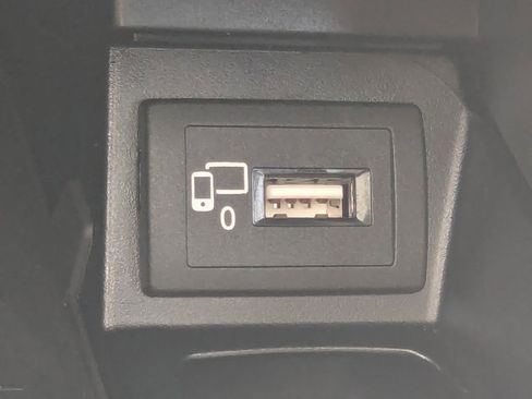 Used 2018 Mercedes-Benz E 300 image 8