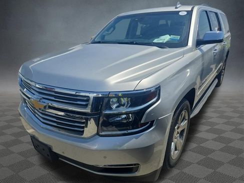 Used 2017 Chevrolet Suburban Premier AWD/4WD image 4