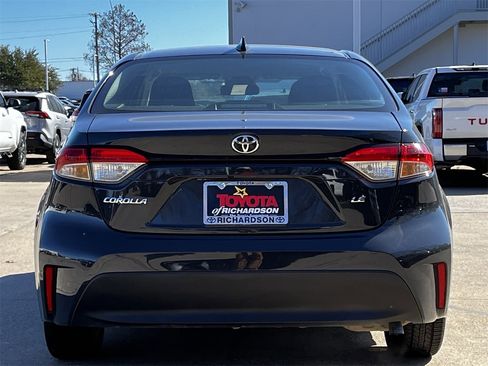 Used 2024 Toyota Corolla LE image 5