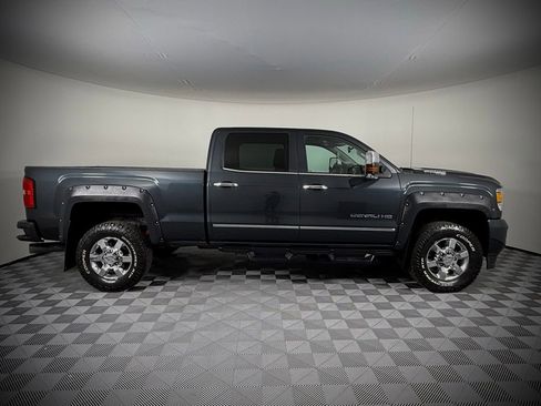 Used 2019 GMC Sierra 2500 Denali image 12