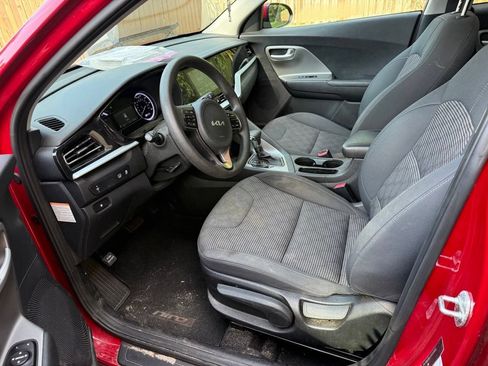 Used 2022 Kia Niro LX FWD image 25