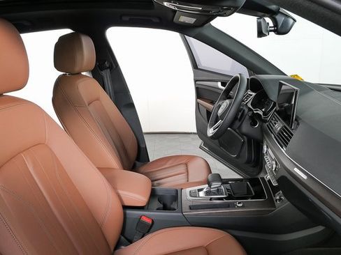 Used 2023 Audi Q5 2.0T Premium w/ Convenience Package image 22