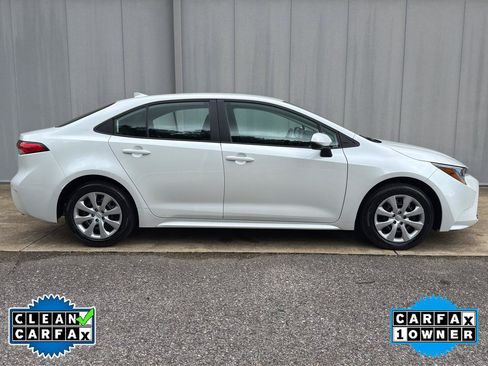 Used 2026 Toyota Corolla LE FWD image 2