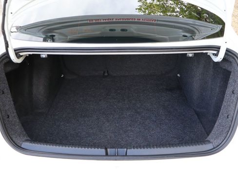 Used 2015 Volkswagen Jetta SE image 14