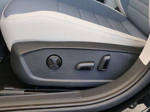 New 2025 Volkswagen Jetta SE image 10