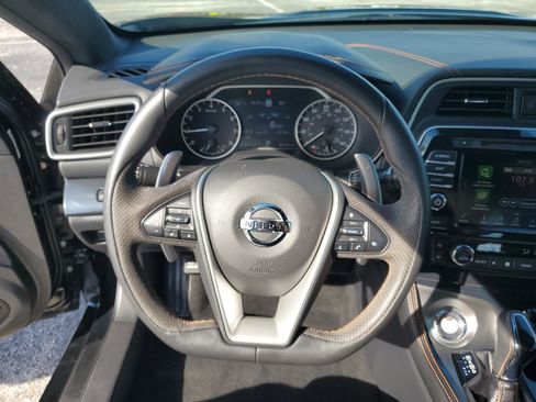 Certified 2019 Nissan Maxima SR w/ Premium Package image 16