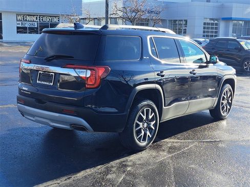 Used 2022 GMC Acadia SLE w/ Driver Convenience Package image 3