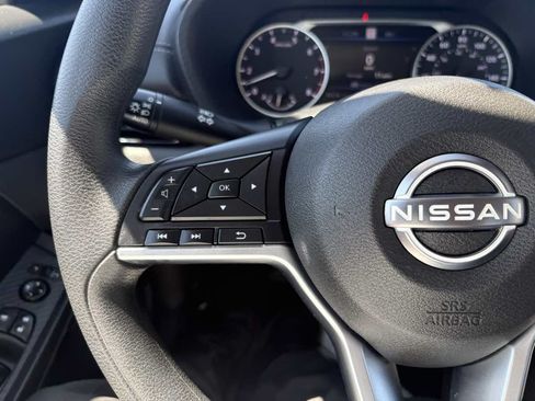 Used 2025 Nissan Sentra SV FWD image 25
