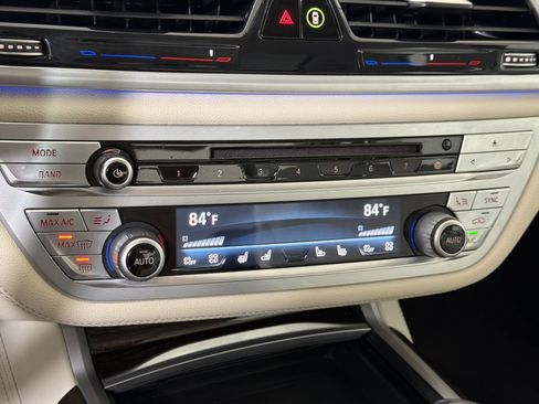 Used 2020 BMW 740i RWD image 21