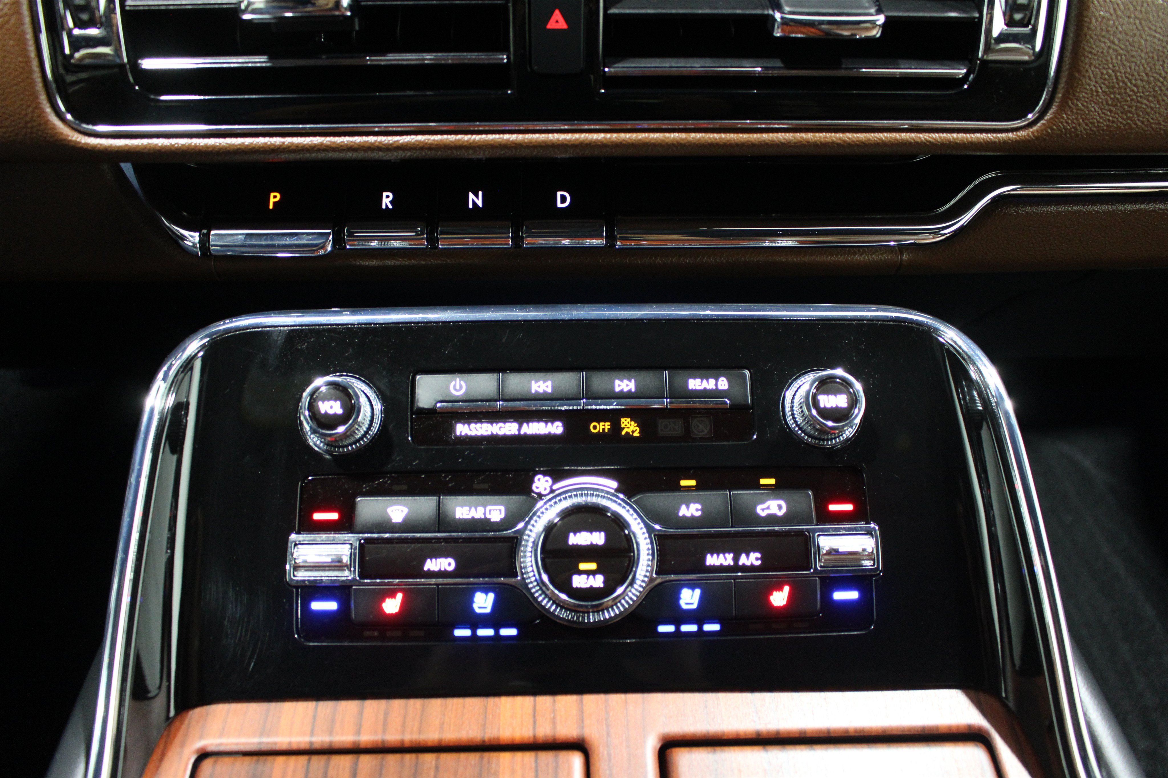 Certified 2024 Lincoln Navigator Reserve AWD/4WD image 17