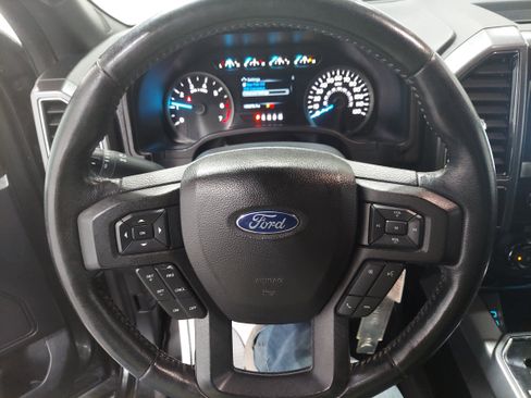 Used 2017 Ford F150 XLT w/ Equipment Group 302A Luxury AWD/4WD image 9