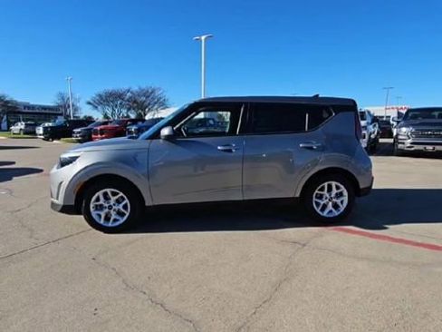 Used 2024 Kia Soul LX w/ Option Group 015 image 5