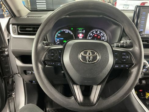 Used 2021 Toyota RAV4 XLE image 9
