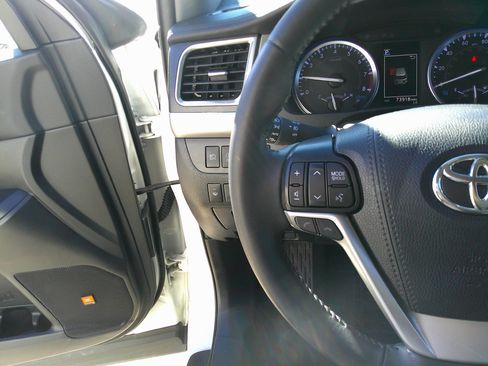 Used 2019 Toyota Highlander Limited image 20