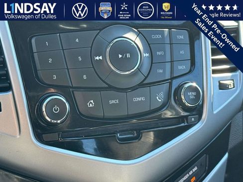 Used 2015 Chevrolet Cruze LT image 17