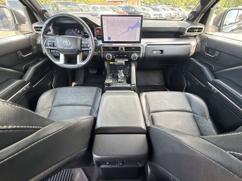 Used 2025 Toyota 4Runner TRD Off-Road Premium AWD/4WD image 16