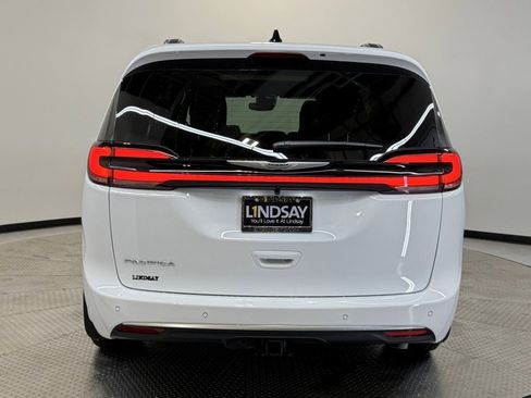 New 2026 Chrysler Pacifica Pinnacle w/ Trailer Tow Group image 5