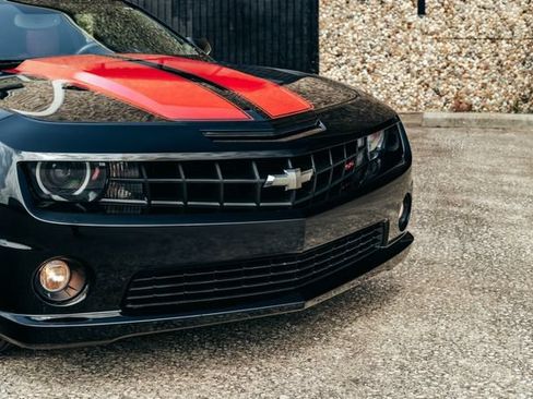 Used 2010 Chevrolet Camaro SS w/ LPO, Ground Effects Package RWD image 25