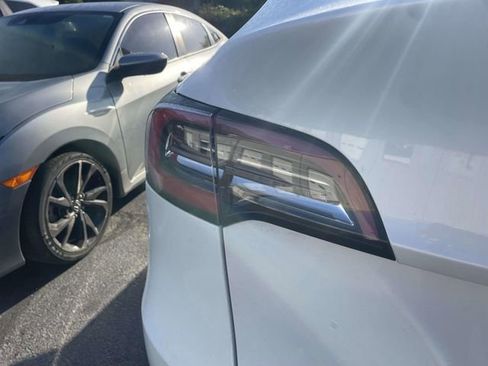 Used 2021 Tesla Model Y Long Range AWD/4WD image 9