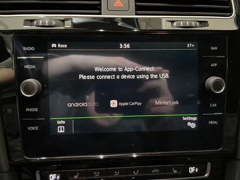 Used 2019 Volkswagen Golf R 4-Door image 33