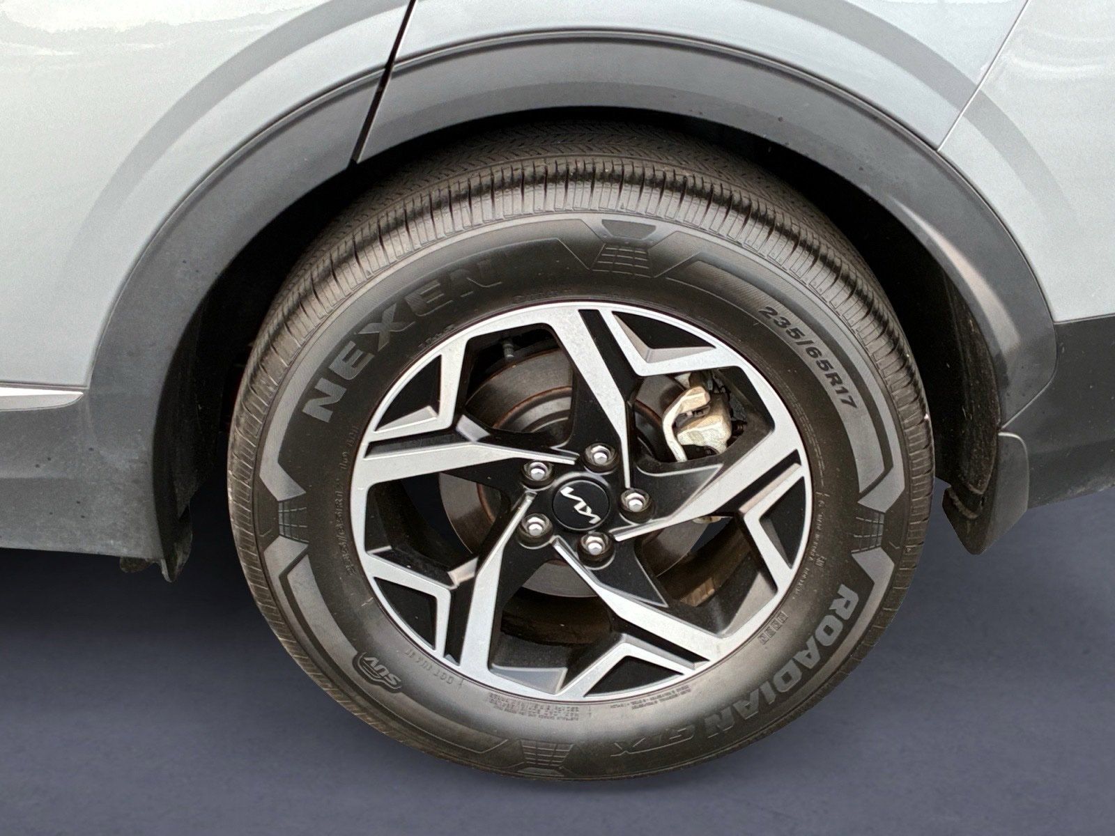 Used 2024 Kia Sportage LX FWD image 9