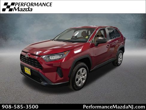Used 2022 Toyota RAV4 LE AWD/4WD image 1