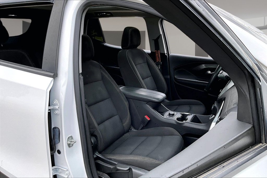 Used 2023 GMC Terrain SLE w/ Driver Convenience Package FWD image 7