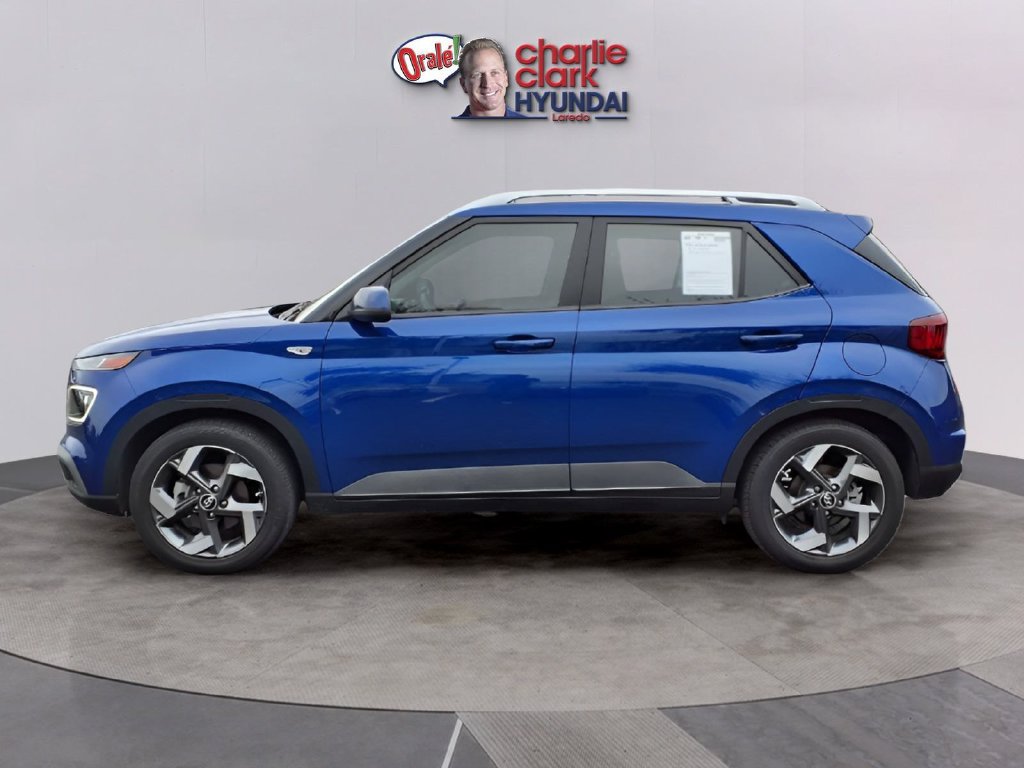 Used 2025 Hyundai Venue Limited FWD image 2