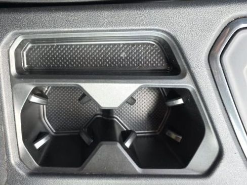 Used 2024 Volkswagen Tiguan SE image 21