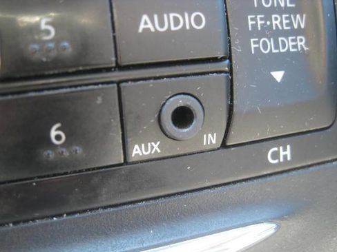 Used 2014 Nissan Rogue S AWD/4WD image 28