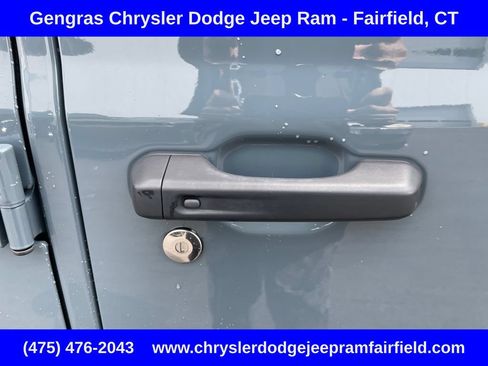 Used 2024 Jeep Wrangler Unlimited w/ Convenience Group AWD/4WD image 17
